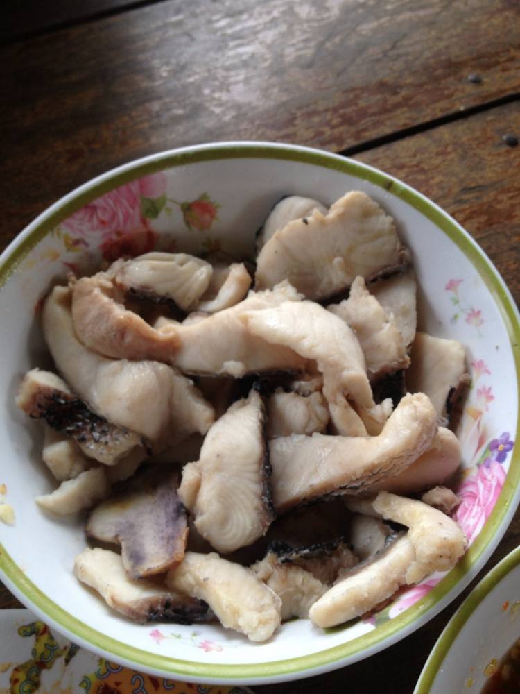 หลังจากทำปลาเสร็จ ประธานโน๊ต นอนหลับ  น้องๆๆก็จัดซะ ชะโดลวกจิ้ม