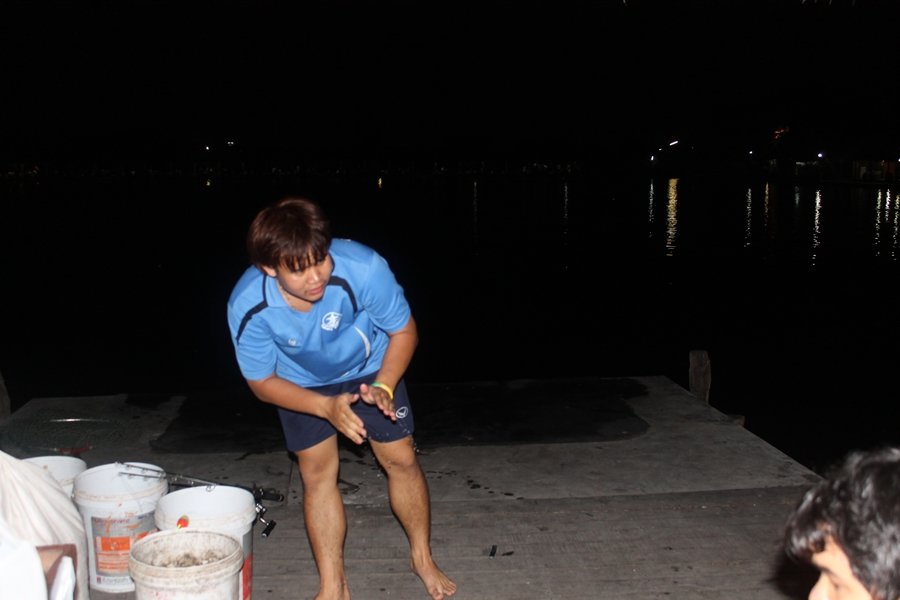 นี่เราทำท่าอะไรนี่   :laughing: :laughing: