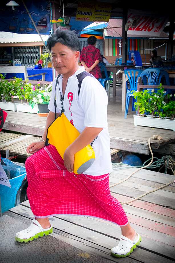 อ้าวว  แล้วมอญ ที่ไหนมาใส่เสื้อทีมเราฟร่ะเนี่ย  :laughing: :laughing:

เหมือนมากเลยพี่ กร้ากกกกกกก