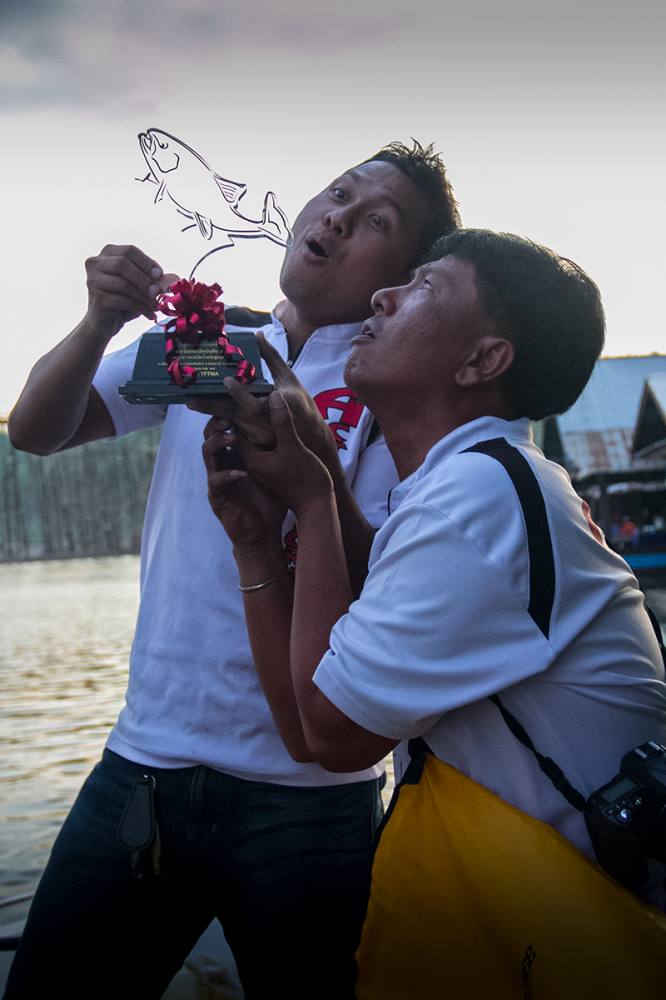 ที่ขาดไม่ได้เลย สำหรับทีม ActionLure ต้องท่าแบบนี้ แนวววววววววนี้ คร้าบบบบ   :laughing: :laughing: