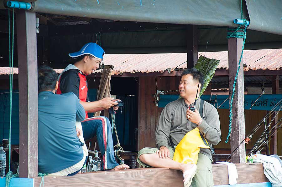 ดูจิ๊กโก๋ขอนแก่นเค้ายืนคุยดิ :laughing: :laughing: :laughing: :laughing: :laughing: :laughing: :laug