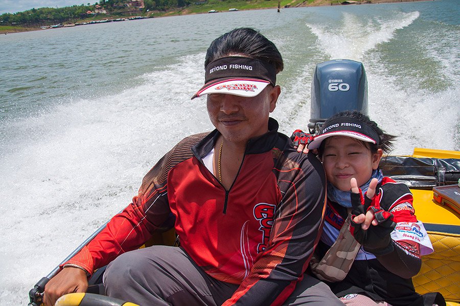 ไปเลยลูก เดี๋ยวป๋าพาไปปั่นสปูน :laughing: :laughing: :laughing: :laughing: :laughing: :laughing: