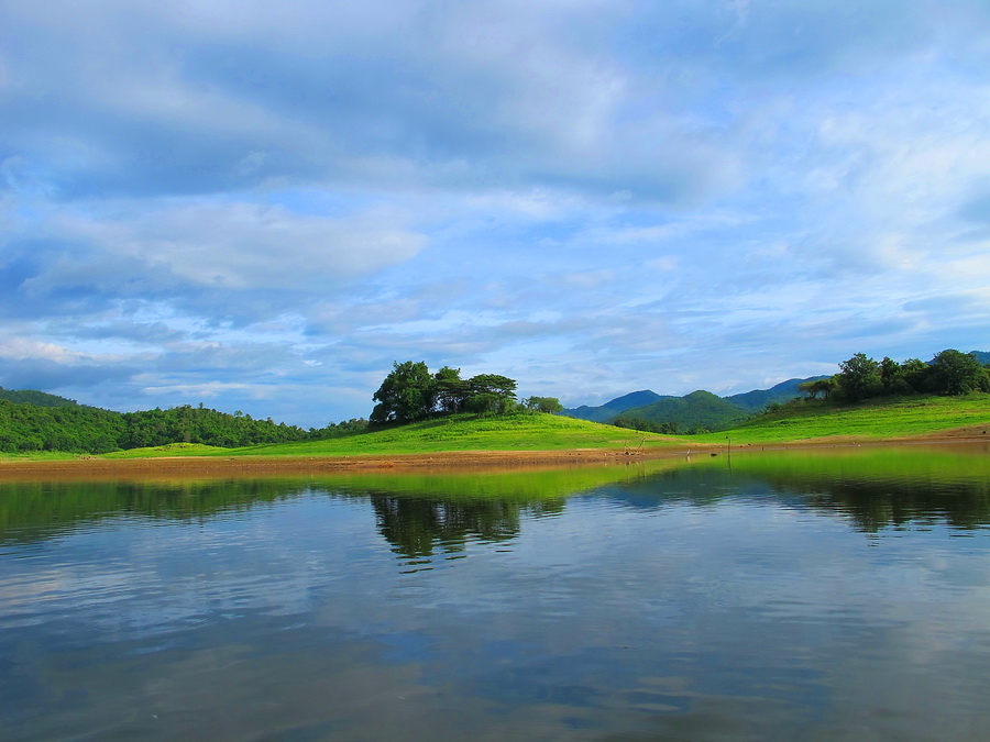  [b]** เก็บวิวทิวทัศน์ บรรยากาศสวยๆมาเยอะ.....ชมกันเพลินๆก่อนนะครับ[/b]  :love: :love: :love: