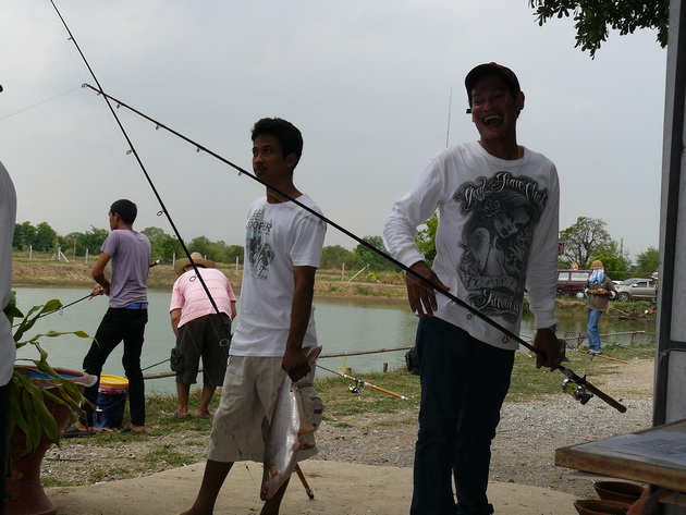 คุณปุ้ย กระหม่อมบางมาลุ้นพร้อม ต๋องH1 :cool: :cool: