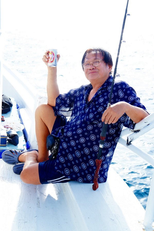หน้าเรือฝั่งขวา  ป๋าแก๊สจองพื้นที่ยาวตลอดทริป

ฟินสุดๆ