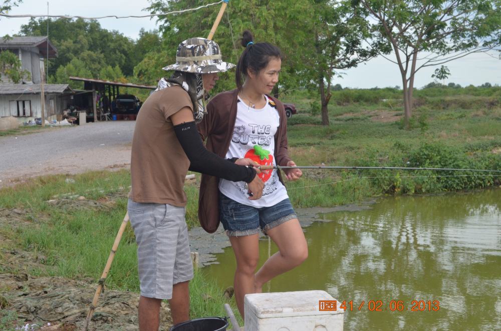 ตั้งใจน่าดูครับ........................ :love: :love: :love: :love: :love: :love: