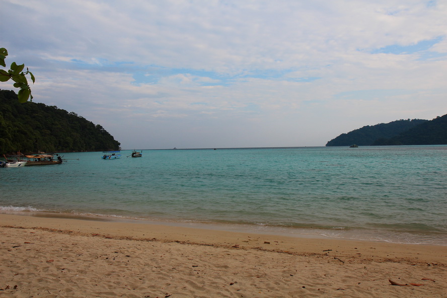  [b]สวยครับเมืองไทย[/b]  :cheer: