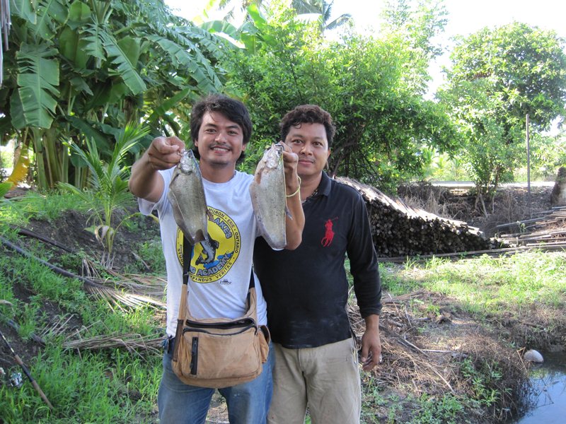  [center]เค้าก็ได้เหมือนกันยืมมาถ่ายรูปสักหน่อย:laughing: :grin:[/center]