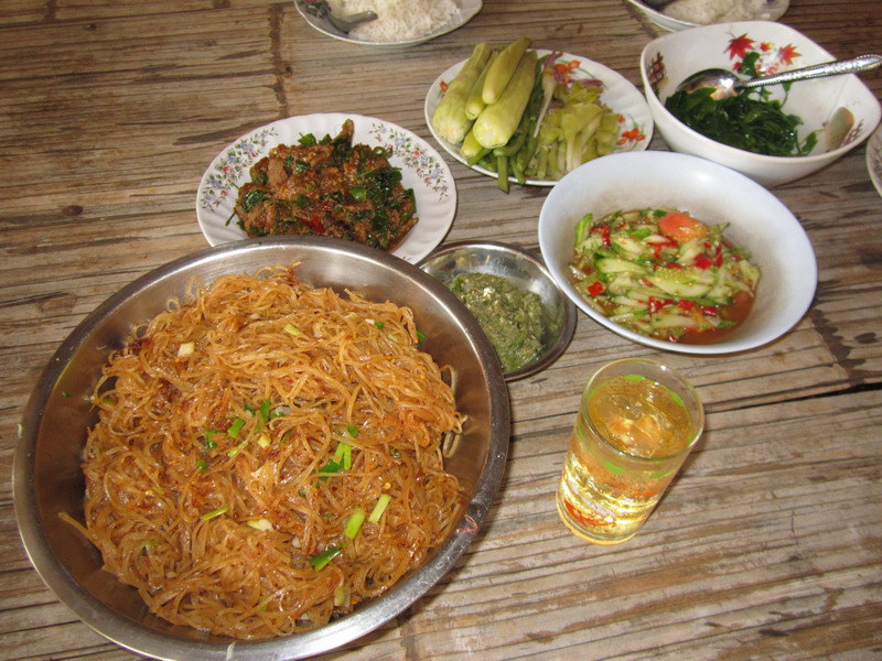  :cheer:ชุดใหญ่มีตำแตงกับผัดหมี่มาเสริม :cheer: :umh: :grin: :grin: