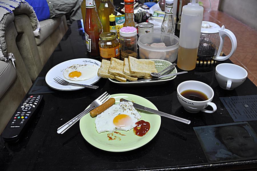 ตัดมาเช้าของอีกวันครับ กับอาหารเบาๆ 


[q][i]อ้างถึง: posawang posted: 10-06-2556, 18:17:59[/i]
