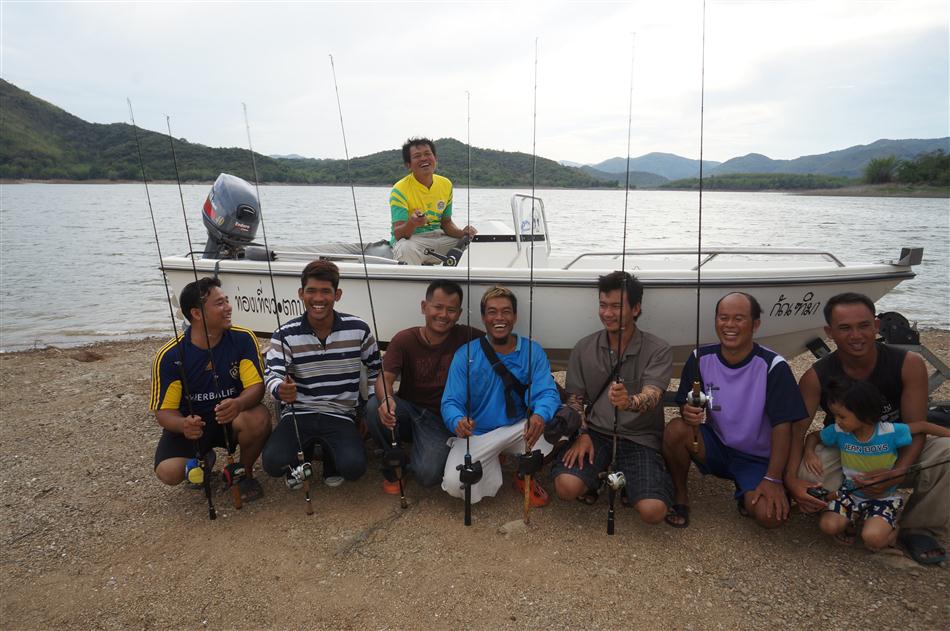 ถ่ายรูปที่ระทึก ขออภัยที่นั่งบนเรือเพราะใช้รีโมทย์ครับ