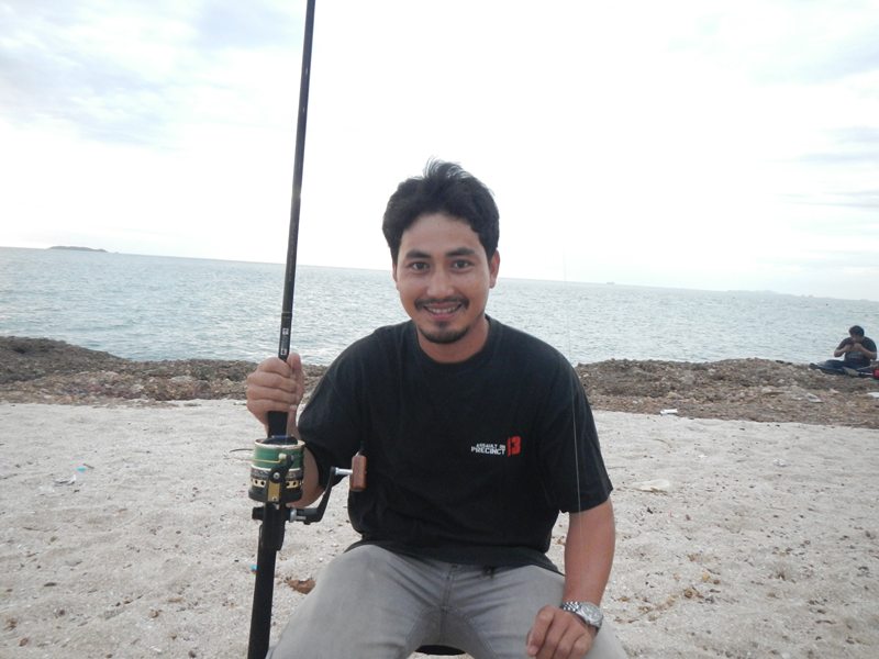 มาต่อกันครับ...นั่งรอน้ำอยู่ก็มีน้าเต้มาสมทบ     :grin: