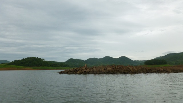 น้ำลงเยอะมากเลยครับ แต่ฝนมาแล้วมันน่าจะขึ้นอีกเยอะในเร็วๆนี้