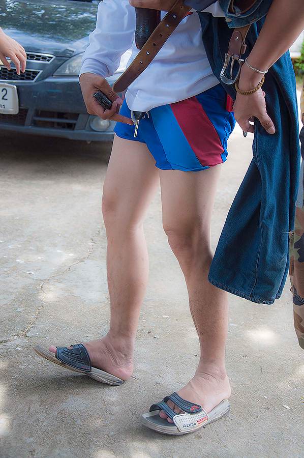 เย้ยยยย...ใส่ชุดว่ายน้ำพร้อมเลยเหรอน้ารัก แล้วเอานิ้วเขี่ยไรอ่ะ :laughing: :laughing: :laughing: :la