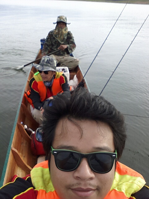 สายตีจิบ ถึงจังหวะลงเรือเเล้วนะครับ...ทริปนี้ ผมจับคู่บัดดี้กับน้าโถง ลงเรือลำเดียวกันครับ..55555
ว