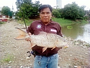 เมื่อเช้าอีกตัวครับพอดีลืมเอากล้องไปกันครับใช้มือถือถ่ายไม่ค่อยชัดนะครับ
ตัวนี้พิกัดอยู่ที่ 7.4 กิโ