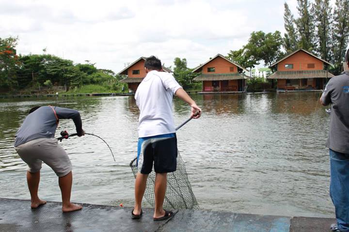 รีบตก ก่อนฝนเข้า ฟ้าเริ่มครึ้มๆครับ