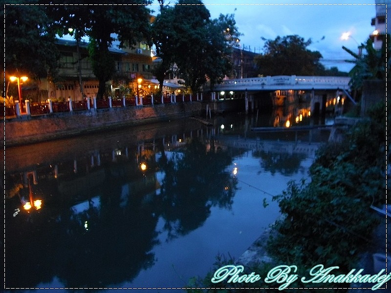 [center][b]มองไปทางขวาอืม..แจ่ม[/b][/center]