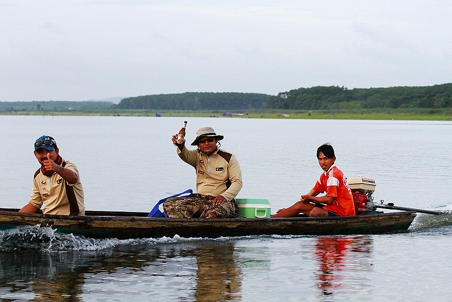 ลำ นี้เรือเบียร์  :laughing: :laughing: