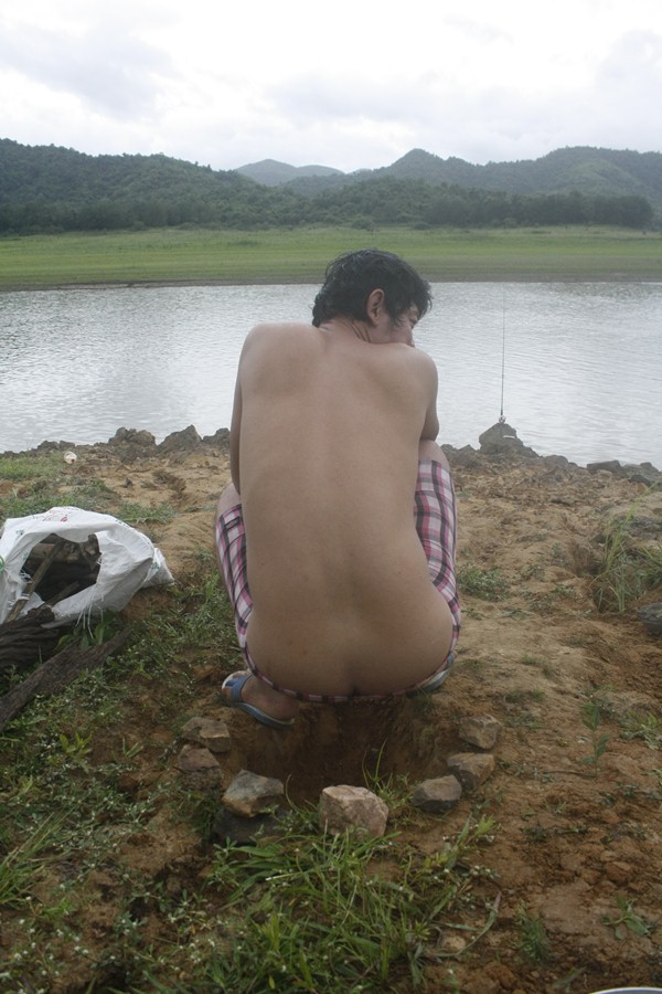 อีนางซันขุดเสร็จพี่จอห์นก็ลองหลุมเลย :laughing: :laughing: :laughing: :laughing: