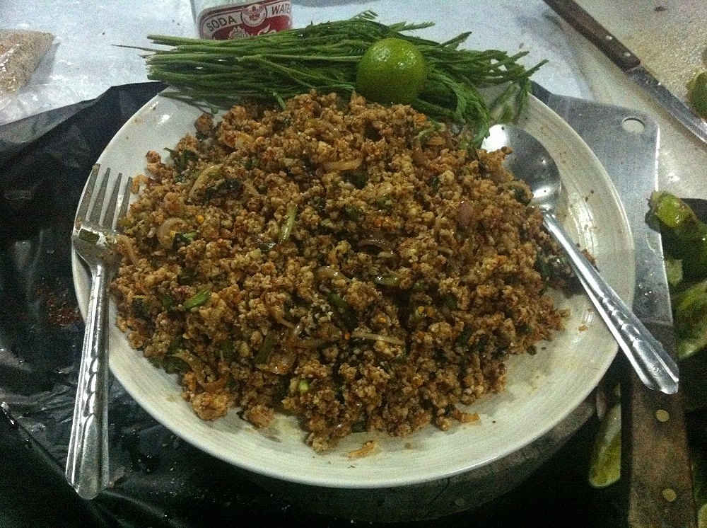 ลาบปลากระสูบ.  ขอบอกอร่อยมากกกก. จานใหญ่มากกก