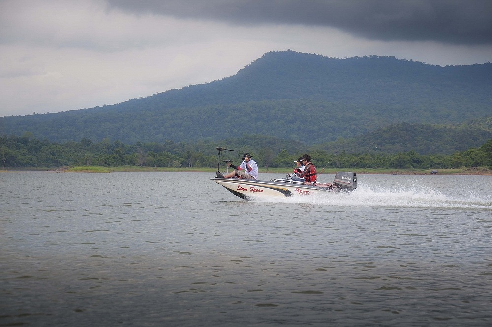 ว่าแล้วเราเลี้ยงเรือไปเฝ้าฝูงกระสูบสาวดีกว่า :laughing: :laughing: :laughing: :laughing: :laughing: 