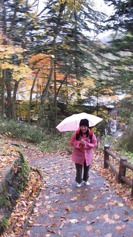  :grin:

 [q]
จากนั้นก็เดินขึ้นไปบนน้ำตก เพื่อไปพบกับทะเลสาป Yunoko ซึ่งมีเส้นทางเดินป่ารอบทะเลสา