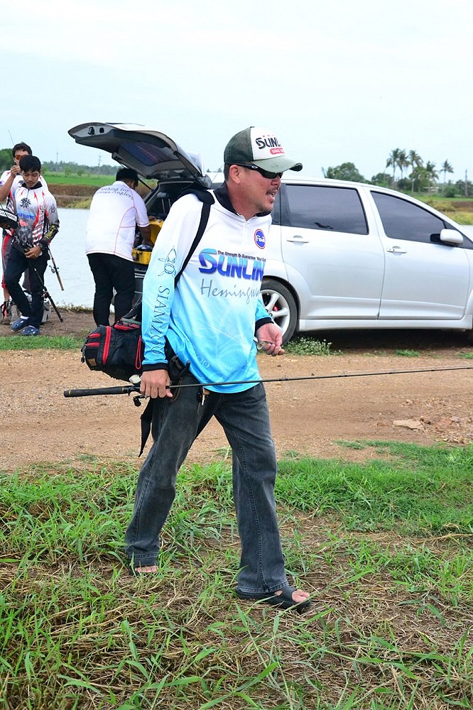 อ้าว พี่เจี๊ยบ ยืนทำอะไรเขาจะ ตกกันอยู่แล้ว  :grin: :grin: :grin: :grin: :grin: :grin: :grin: :grin: