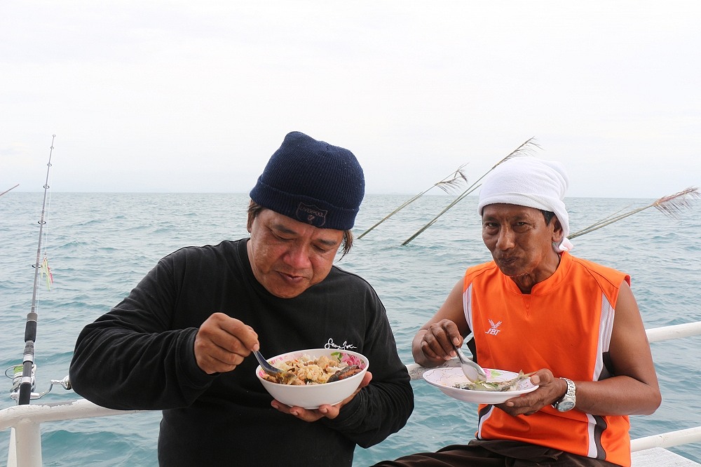 


พ่อครัวชื่นใจ  คนกินกันอร่อยปาก


