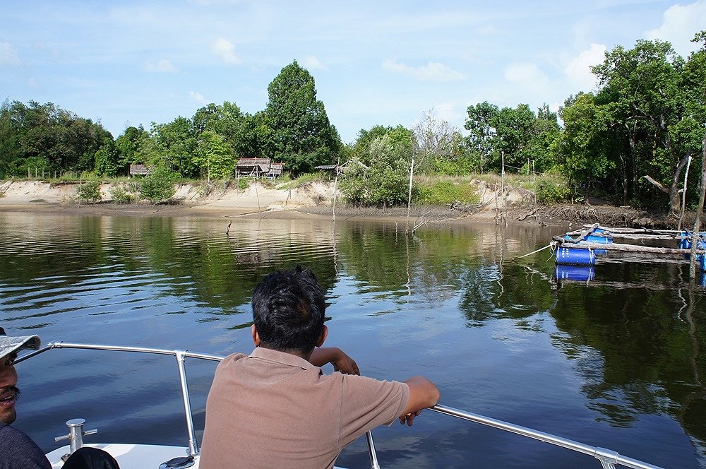  [b]ไหนๆเรือลงแล้วก็ลองวิ่งเข้าไปข้างในกันดูก่อน[/b]