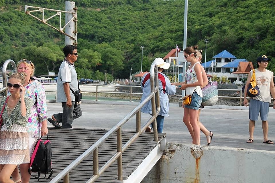 ถึงเวลาเรือออกแล้ว ความสนุกก็หมดลง  :grin: