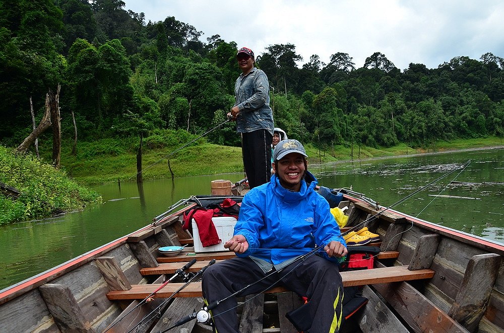 สายแข็งต่อให้ อยู่ท้ายเรือ ยอมให้สายอ่อนอยู่หัวเรือ เอิ้กๆๆๆ :cheer: :cheer: :cheer: :blush: :blush: