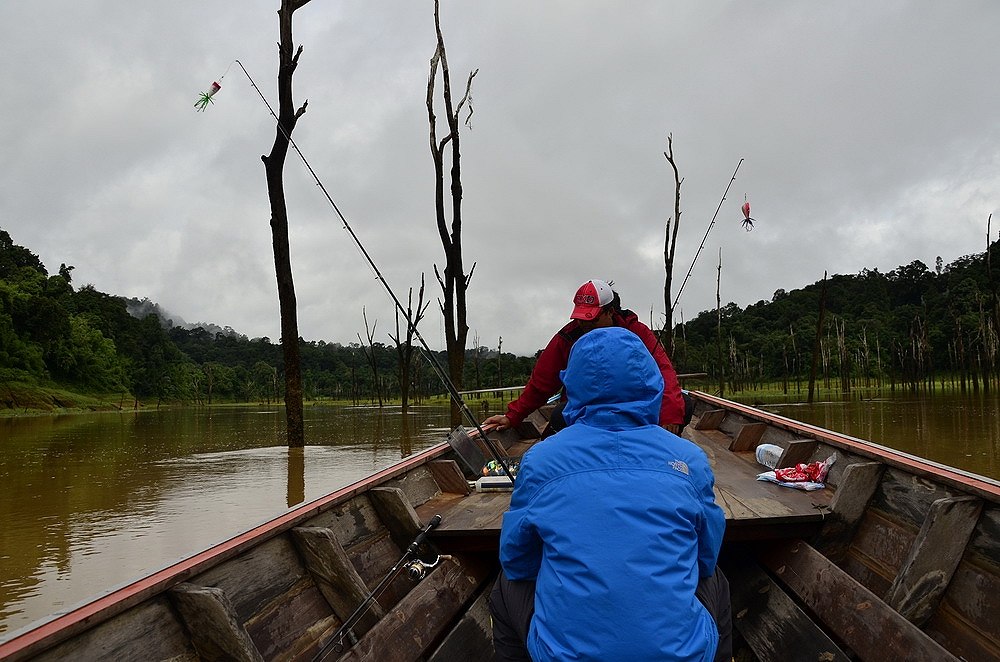 ช่วงนี้ ผลัดกันเปลี่ยน มาสายแข็ง มายืนหัวเรือ บ้างครับ :grin: :grin: :grin: :blush: