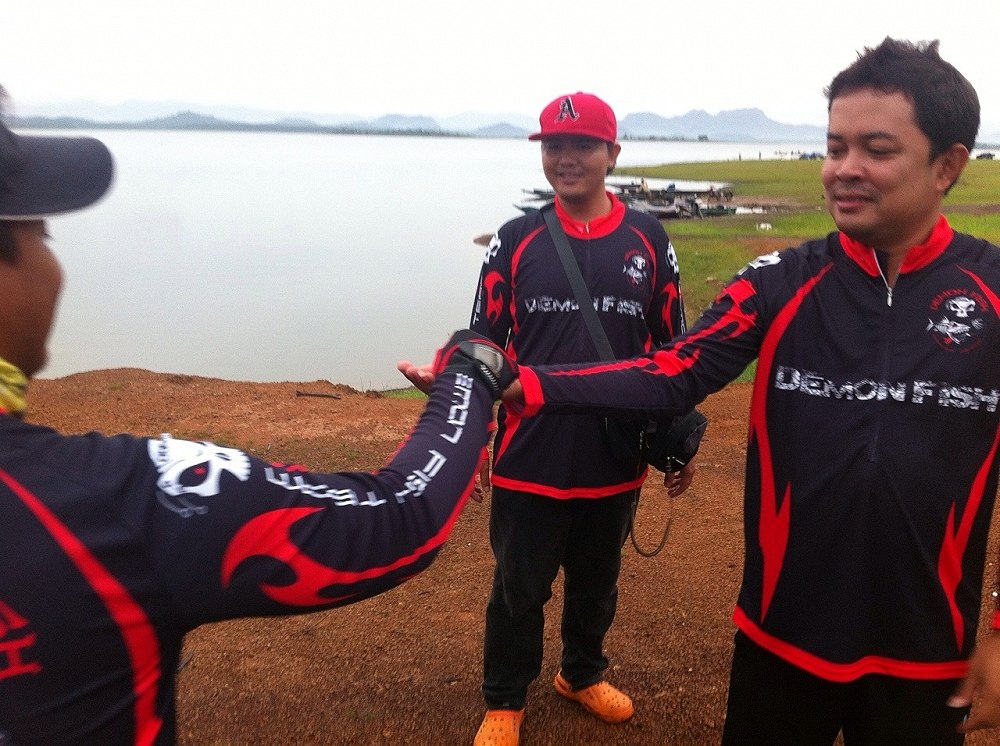 จับคู่กันได้แล้ว มาจับสลากสุ่มเลือกไต๋เรือ กันต่อเลยครับ 

 :cheer: :cheer: :cheer: :cheer: :cheer