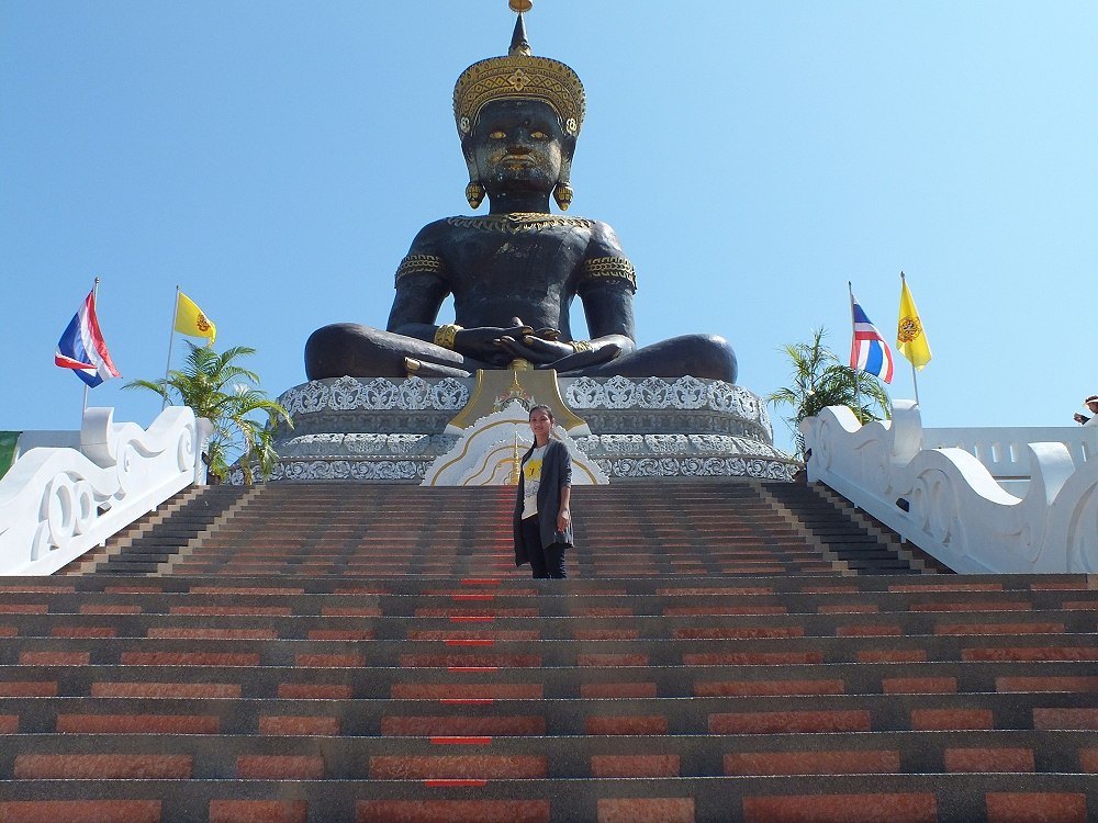 พุทธอุทยานเพชรบุระ พระมหาธรรมราชา จังหวัดเพชรบูรณ์ครับน้าน้า