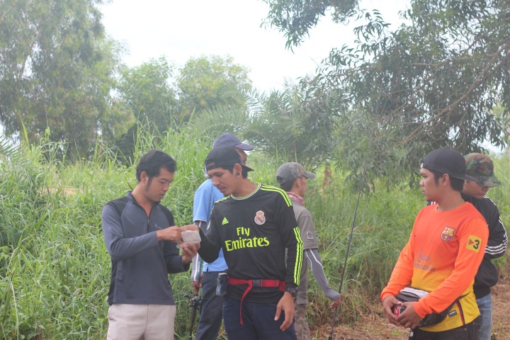 ภาพ จากงาน mmeting ครั้งที่ 3 ของชมรมตกปลาจังหวัดระยอง ครับ
งานตกปลาช่อน ตามล่า ปลาหมอสี

วันนี้ 