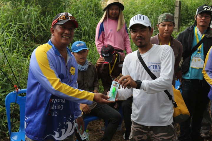 รางวัลพิเศษ ปลอบใจ
 ขอขอบคุณเหยื่อจาก พี่อู๊ดดี้ Udy และ พี่กุ๋ย Tiger lure ที่เข้ามาร่วมงาน พร้อมส