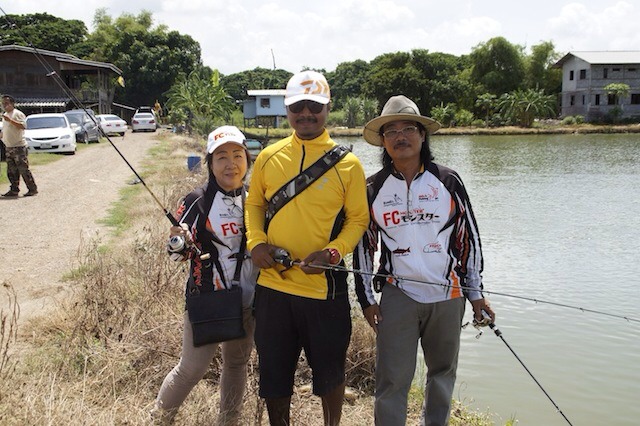 ตกปลากันบ้างถ่ายรูปกันเล่น กันบ้าง เนอะๆๆๆๆ  :cheer: :cheer: :cheer: :cheer: :cheer: