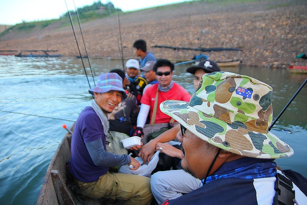 พร้อมแล้วก็ออกเดินทางกันเลยคร๊าบบบ :cool: :cool: :cool: :cool: