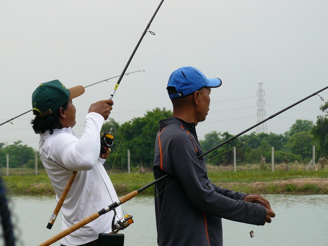 พี่ชัย ฟิชชิ่งโก อัดอยู่ :cool: :cool: :cheer: :cheer: