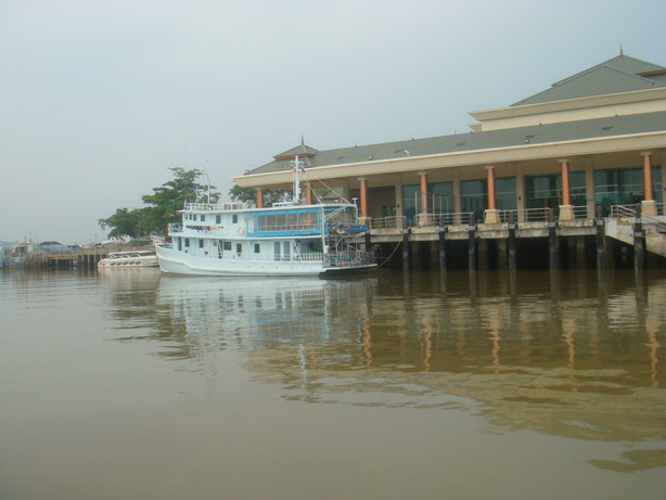 เรือทัวร์ จอด ช่วง โลซีซั่น
