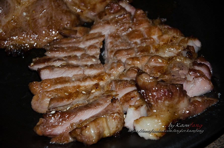  [b]คอหมูย่างครับ[/b] :cool: