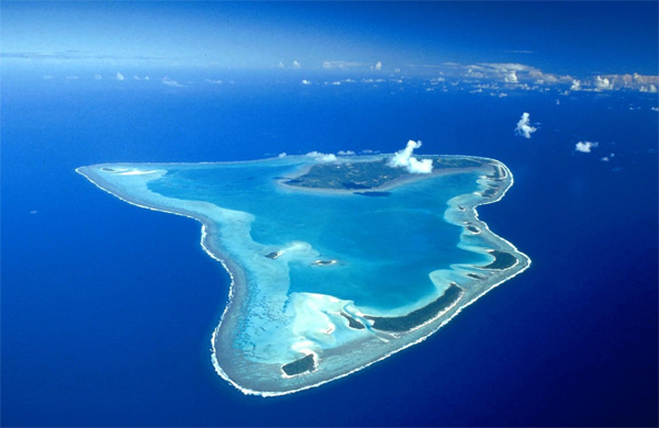 ภาพมุมบนของ Glover's Reef Atoll ครับ
Atoll คือวงแหวนปะการังที่เกิดจากการเคลื่อนตัวของแนวเปลือกโลกห
