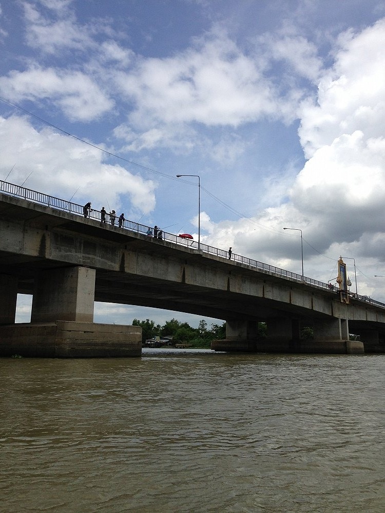 มหกรรมครับเบ็ดเต็มราวสะพานเลย :grin: