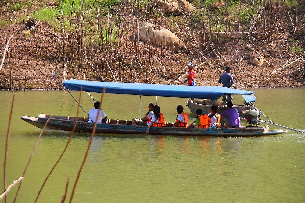 มีสาวๆนั่งเรือมาเที่นวด้วย :cheer: :cheer: :cheer: :cheer: :cheer: