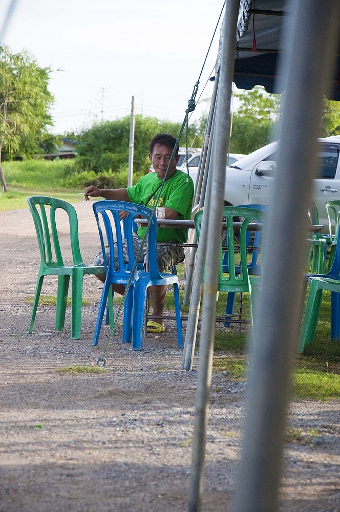 ป๋าวิวัฒน์ หนังสือเพื่อนตกปลาก็นอนที่บ่อดังเมื่อคืนเหมือนกัน คูนี้มีไรกันป่าวหว่า...คริๆ :grin: :gri