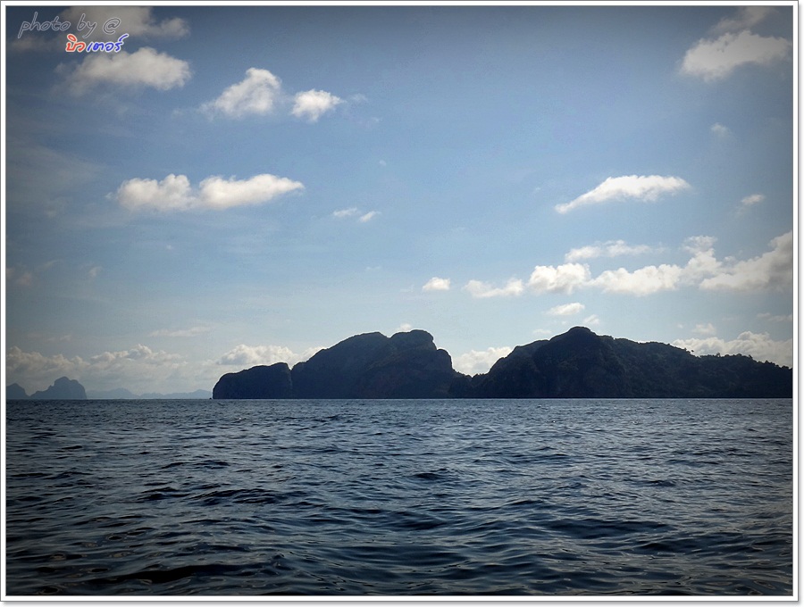  [b]ทิ้งภาพเกาะมุก ใบสุดท้าย 

ก่อนเที่ยงวัน เรากักตุน ปลากระมง ไว้ 4-5 ตัวแล้ว[/b] :grin: :grin: