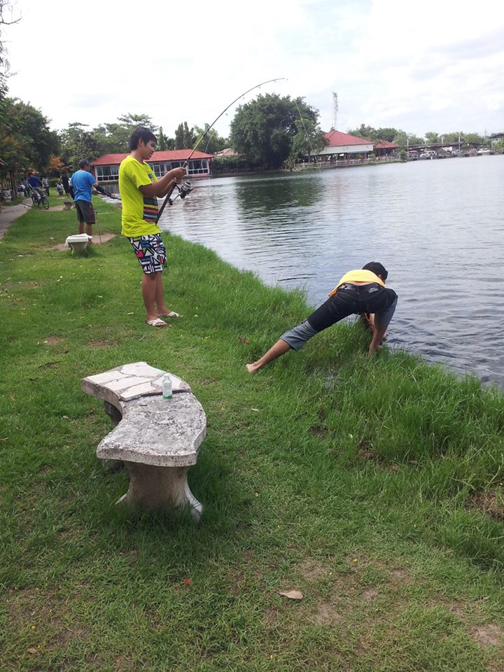 อีกนิส