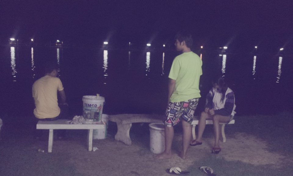 แล้วก็มึด