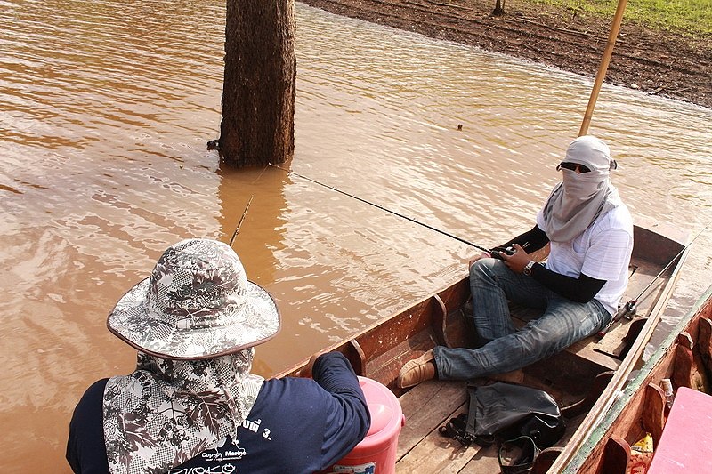  [b]เมื่อวานฝนตกครับ วันนี้แดดเปรี้ยงเลยครับ[/b]